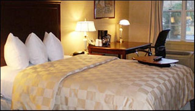 Newbury Inn Brookfield Номер фото